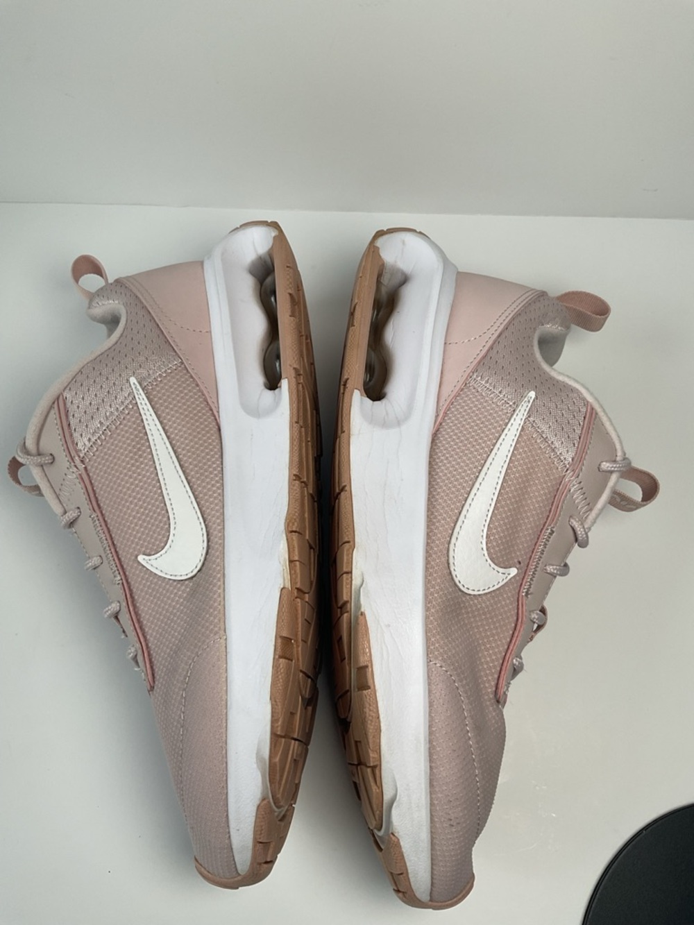 Nike Air Max Motion 2 Womens Size 10 Pink Running Shoes Sneakers - Picture 7 of 10